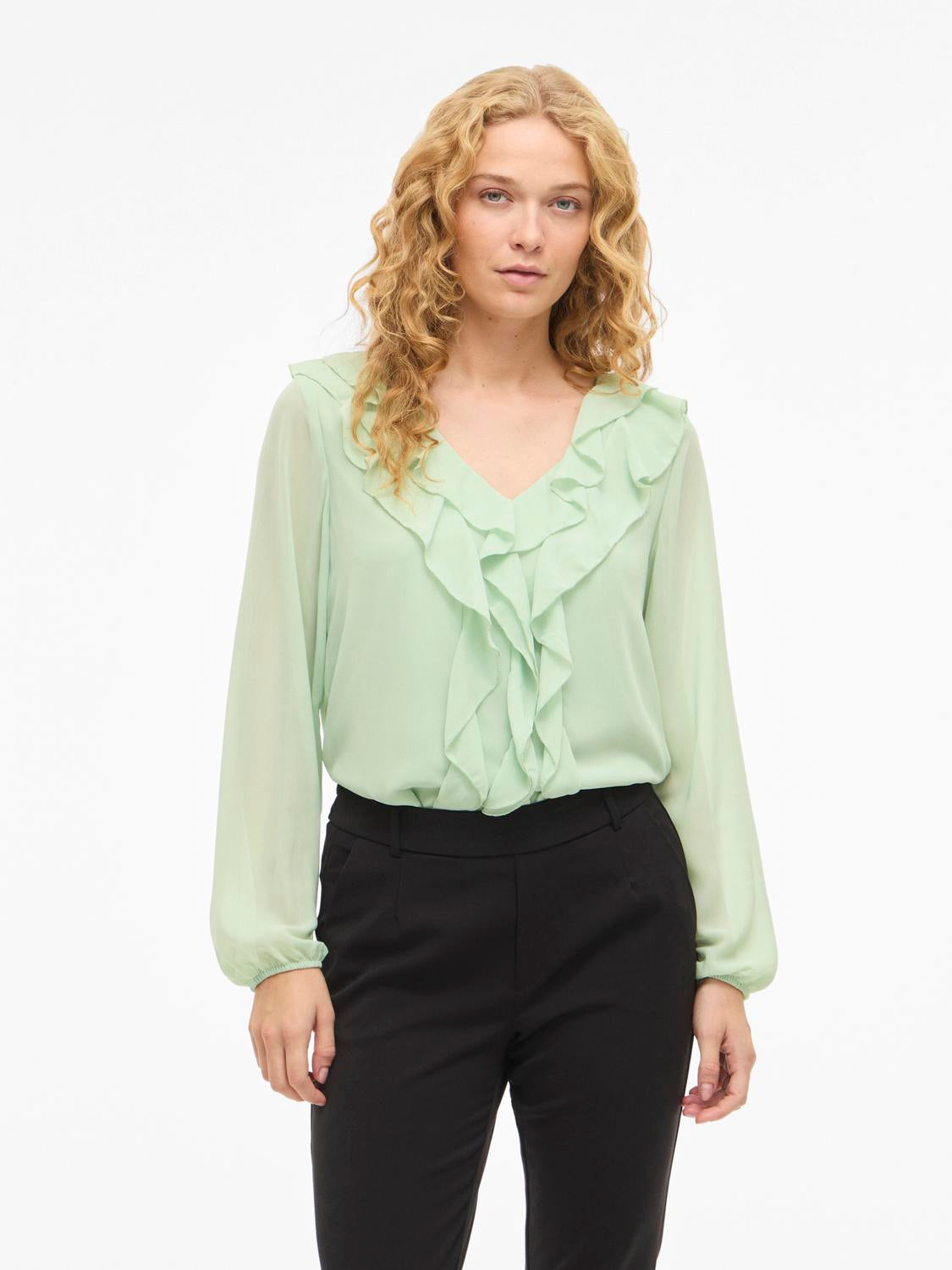 model_shot-front